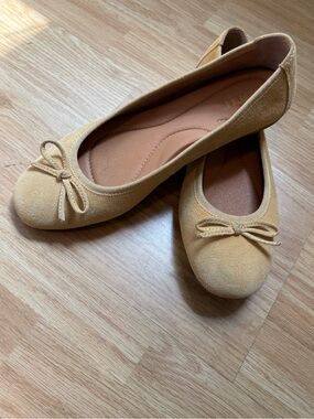 Women's Suede Ballet Flats in Camel Yellow